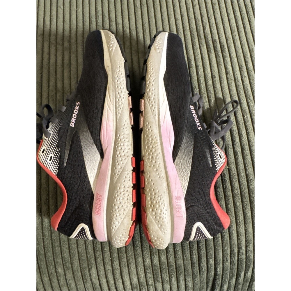 Women's Size 8 - Brooks Ghost 16 Black Raspberry. EUC Medium Width B